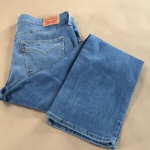 LEVI’S VINTAGE CLASSIC BOOTCUT